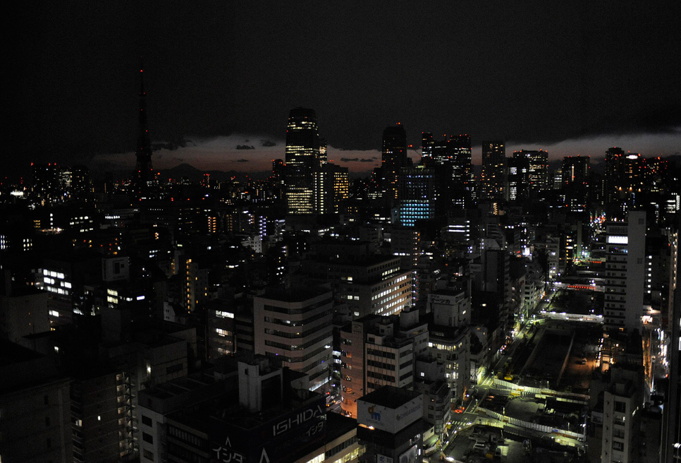 SIN208_JAPAN-BLACKOUT_0317_11