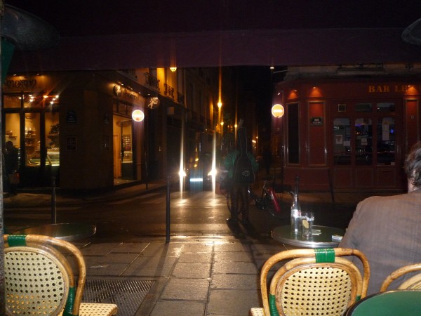 Un bar en rue Vieille du Temple, en el Marais