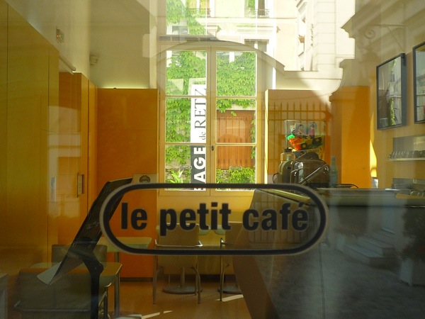 Le Petit café